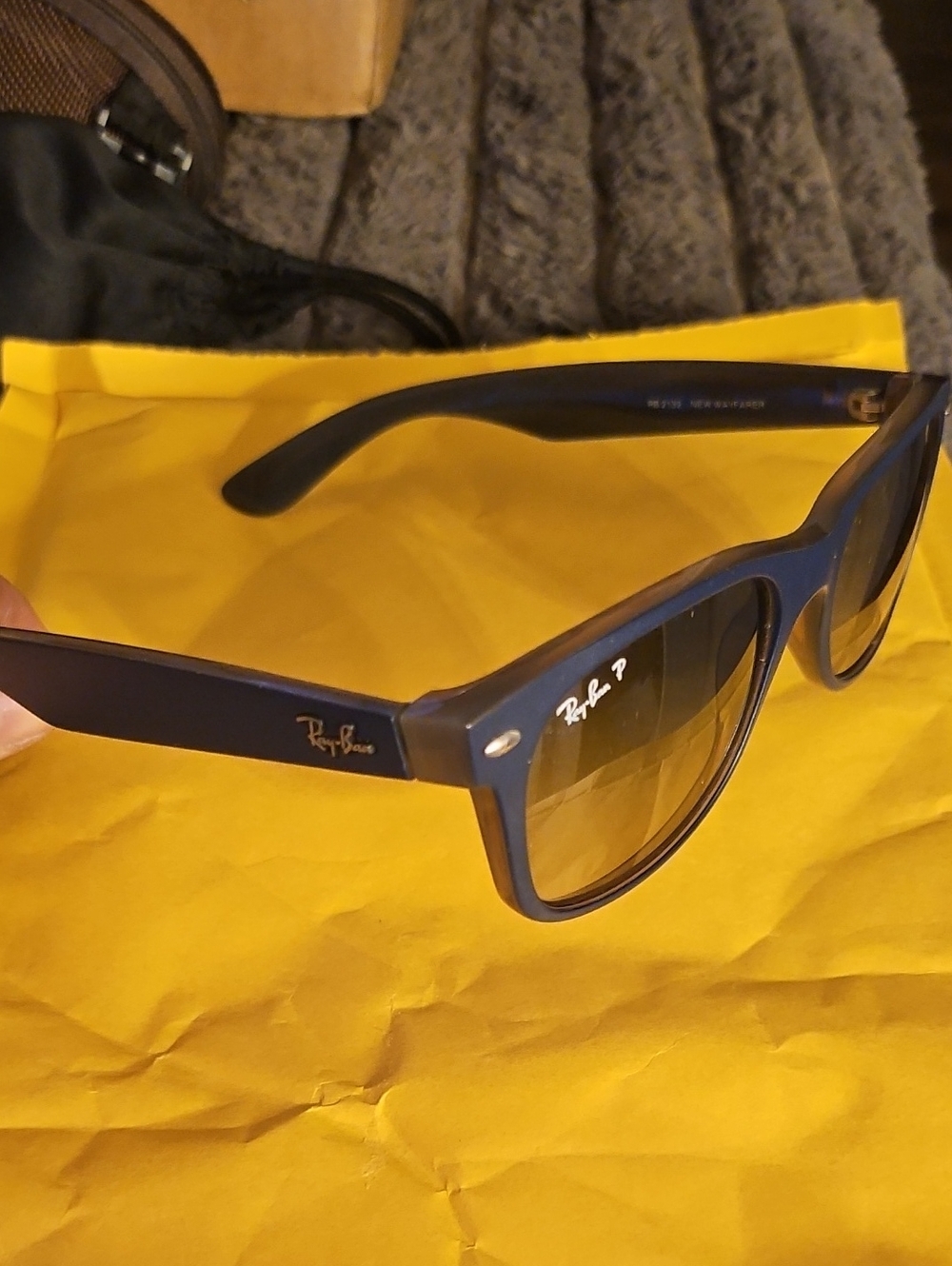 RAY-BAN RB2132 NEW WAYFARER. NEW DEADSTOCK!!!